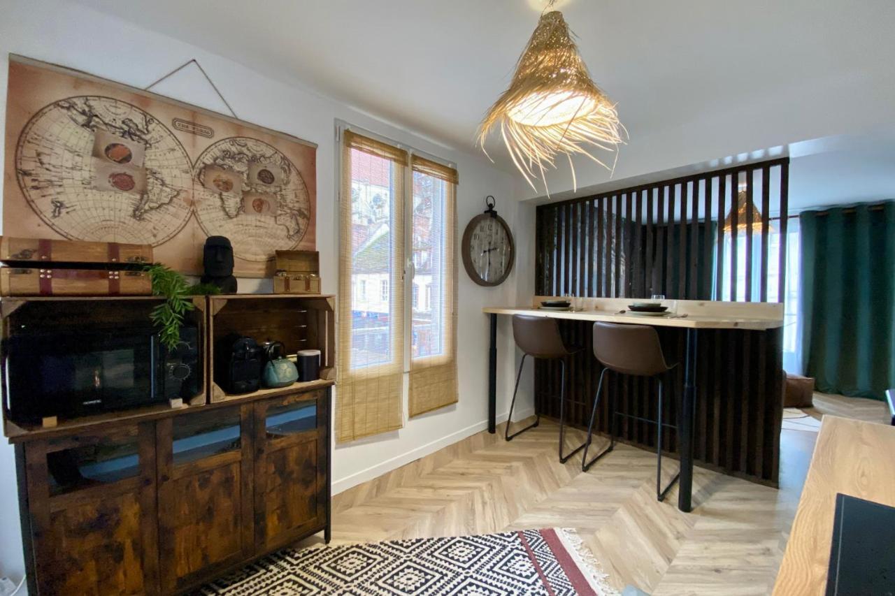 L'Expedition - Best Keys - Experience Unique - Deco Immersive - Lit Queen Size & Canape Convertible - Centre Ville - Netflix & Wifi Illimite - Check-In Autonome - Parking Gratuit Villeneuve-sur-Yonne Экстерьер фото